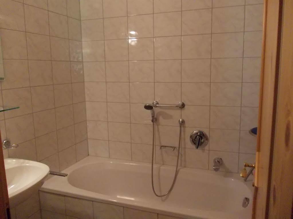 Haus Schoderbock Appartement Sankt Leonhard im Pitztal Buitenkant foto